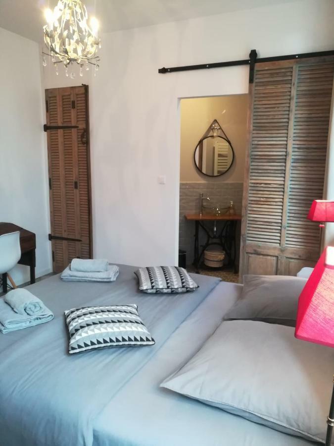 Villa Colonna Appartements Manosque Bagian luar foto